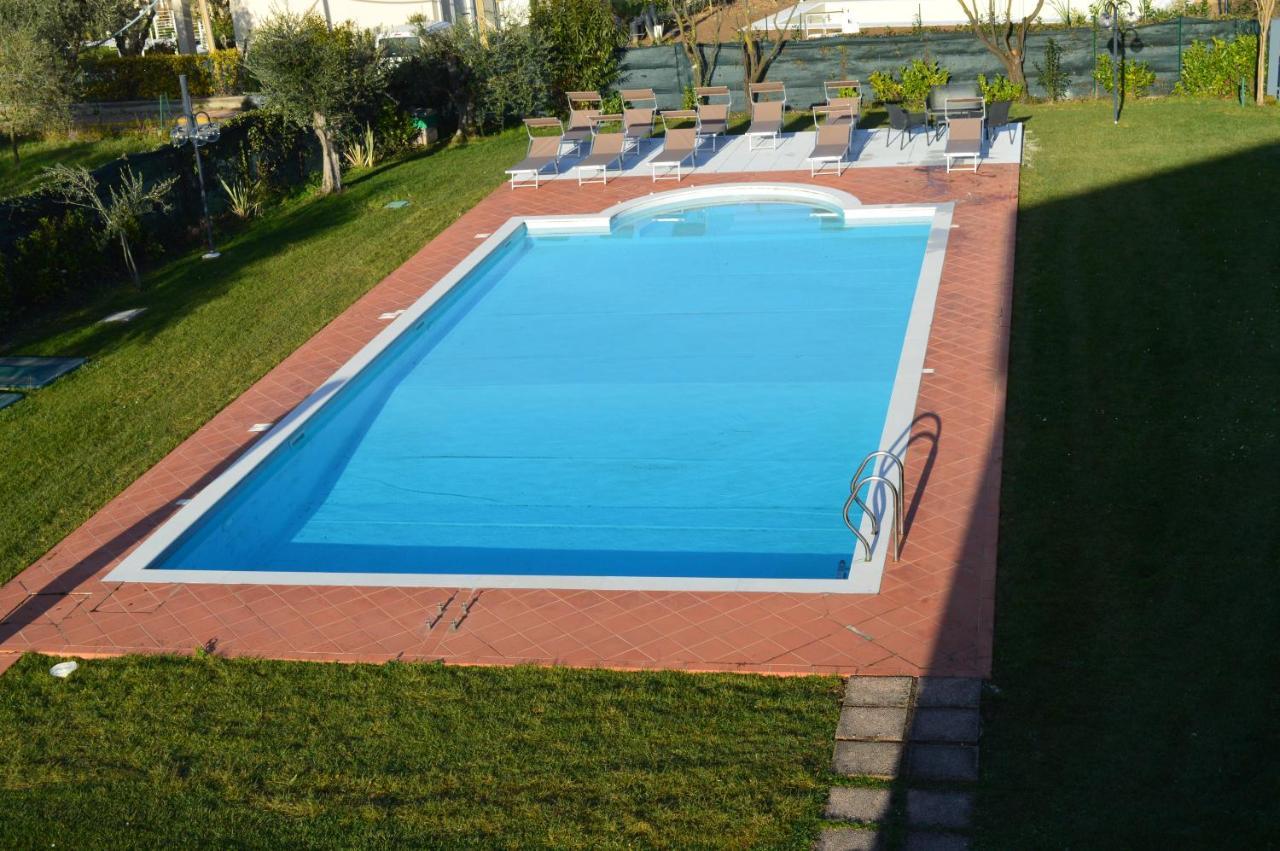 The Swan B&B Manerba del Garda Exterior foto